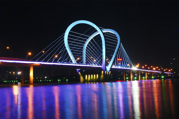 遼寧沈陽(yáng)一建筑公司大樓2000平供暖147KW常壓電熱水鍋爐